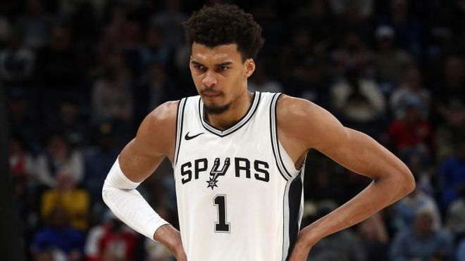 前场逼抢触 前场逼抢触